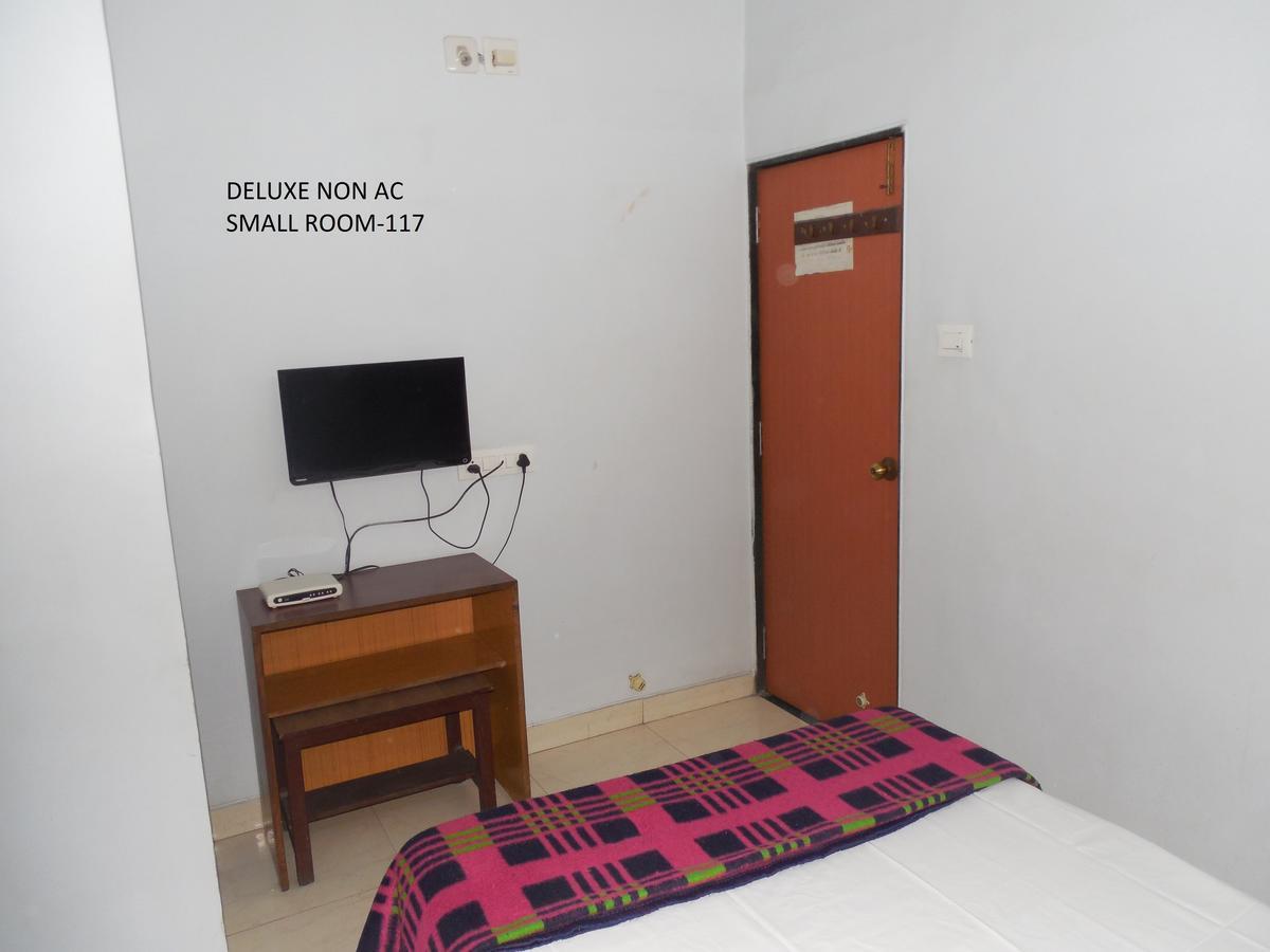 Hotel Silver Springs Ahmedabad Exterior foto